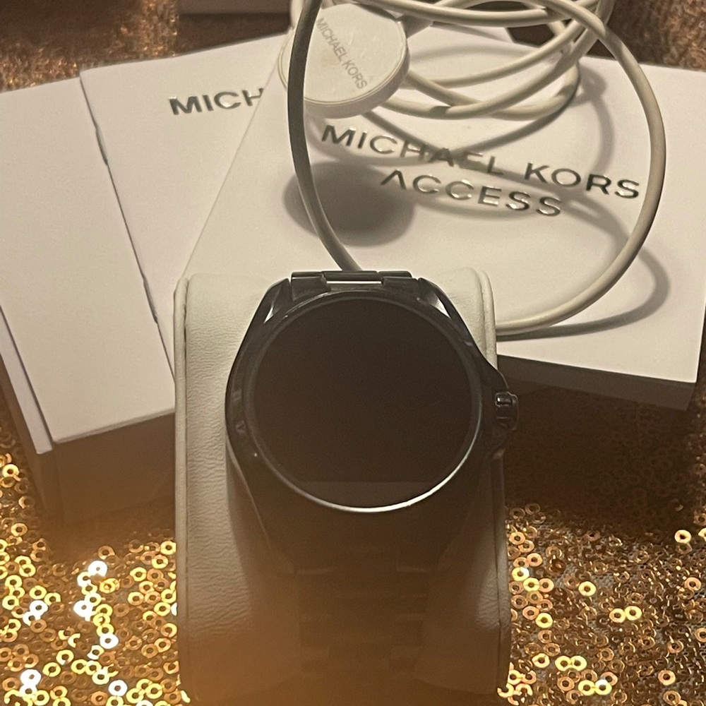Michael Kors Access “Bradshaw” Touchscreen Smart … - image 5